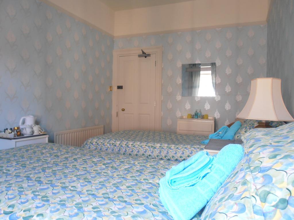 Riverside Guest House موربيث الغرفة الصورة